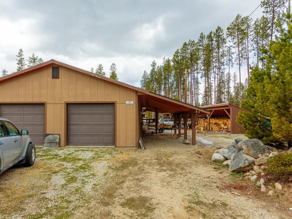215 Bonanza Drive Sula MT 59871