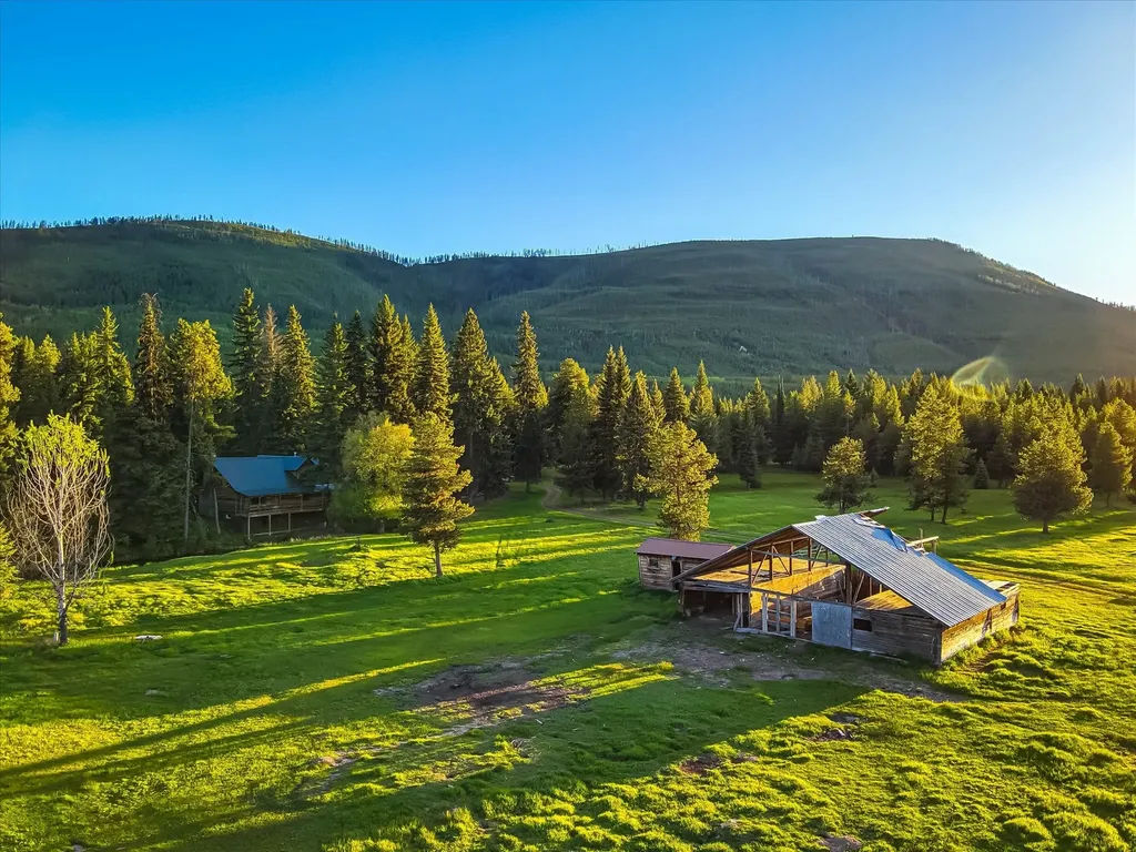 8500 North Fork Road Polebridge MT 59928