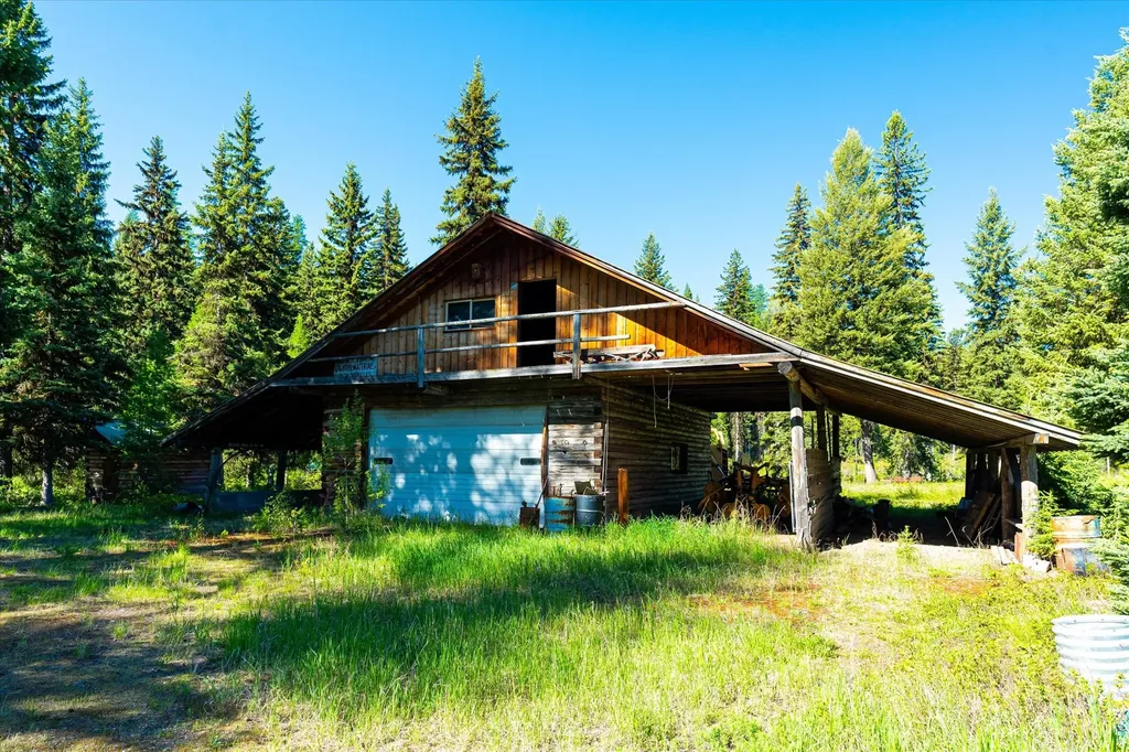 8500 North Fork Road Polebridge MT 59928