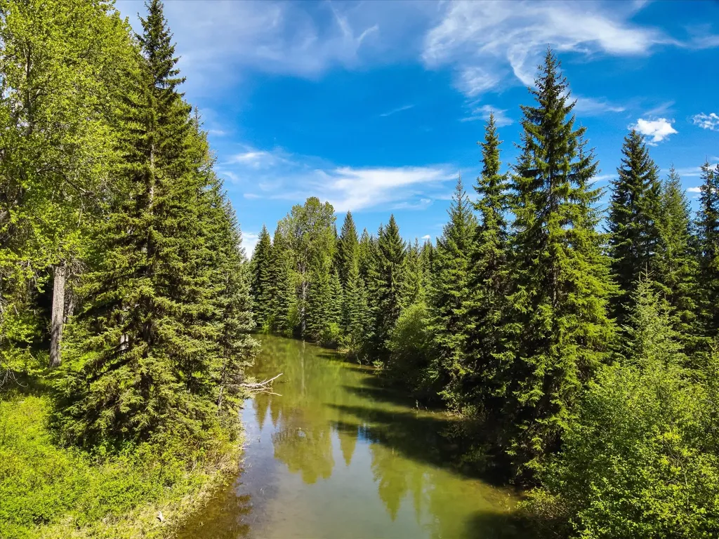8500 North Fork Road Polebridge MT 59928