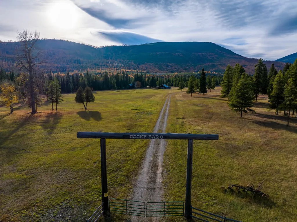 8500 North Fork Road Polebridge MT 59928