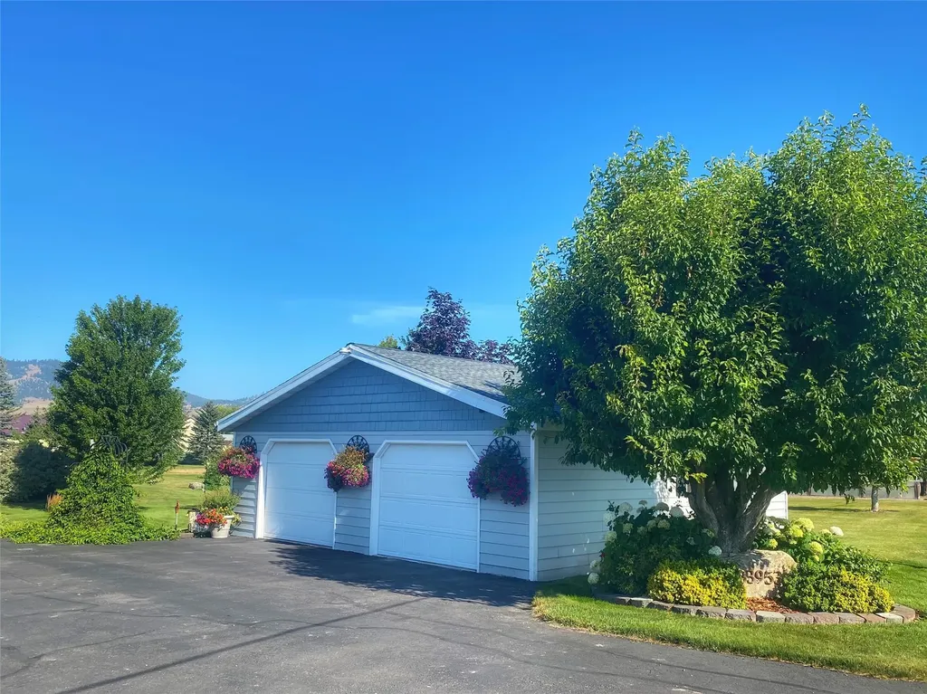 33953 & 33989 Fox Road Polson MT 59860