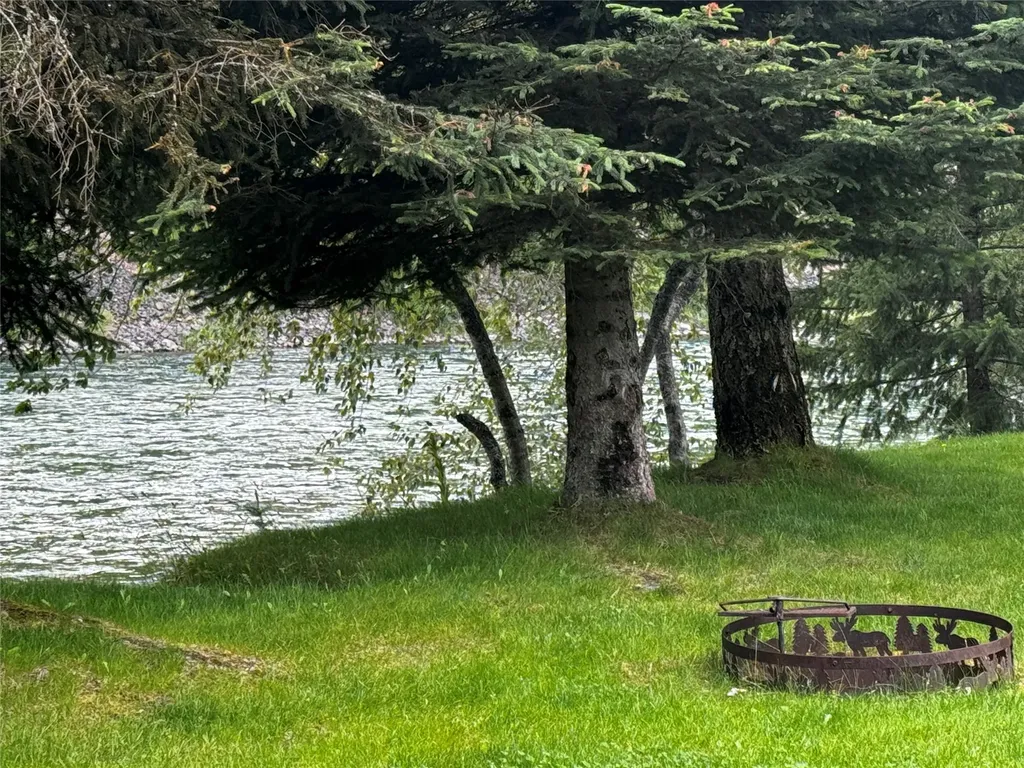 6065 Kootenai River Road Libby MT 59923