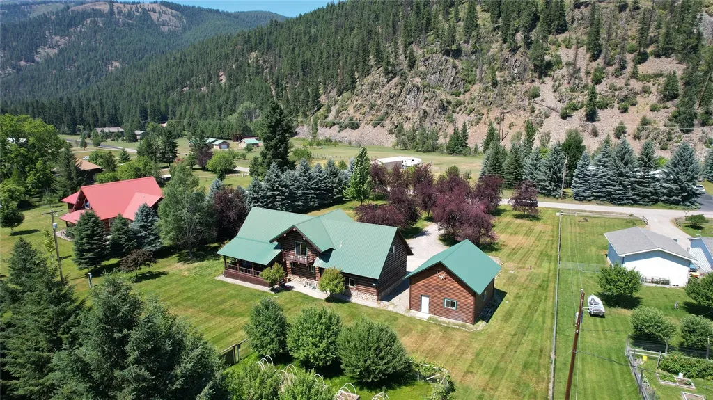 6065 Kootenai River Road Libby MT 59923