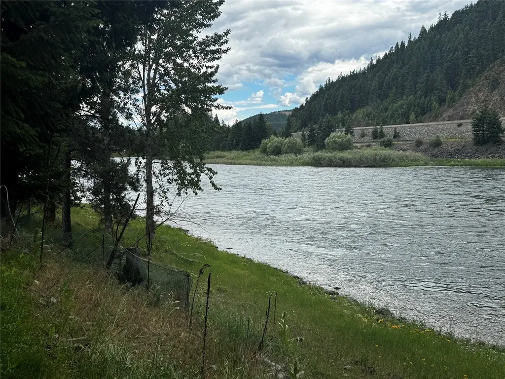 6065 Kootenai River Road Libby MT 59923