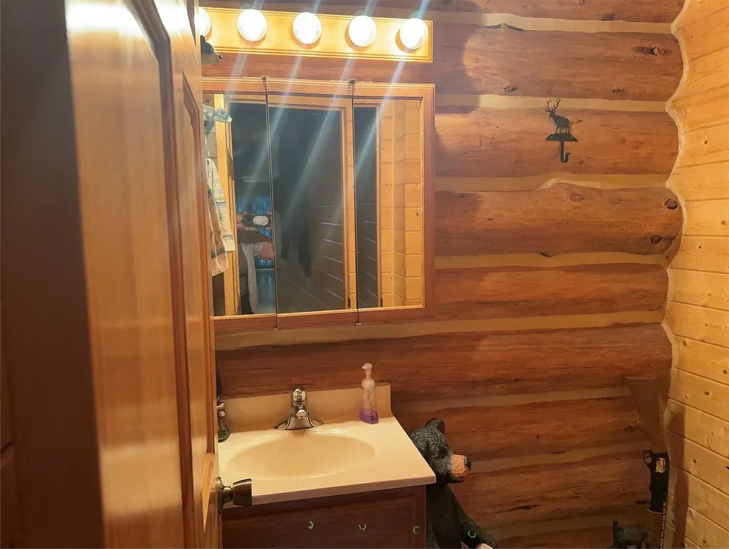 6065 Kootenai River Road Libby MT 59923