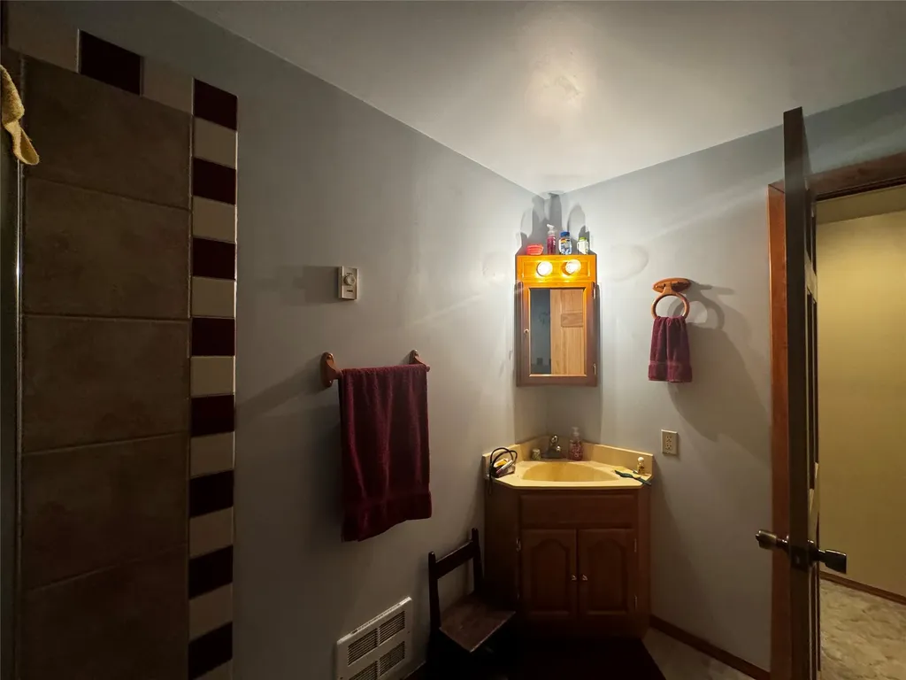 6065 Kootenai River Road Libby MT 59923