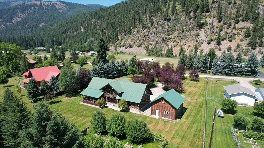 6065 Kootenai River Road Libby MT 59923