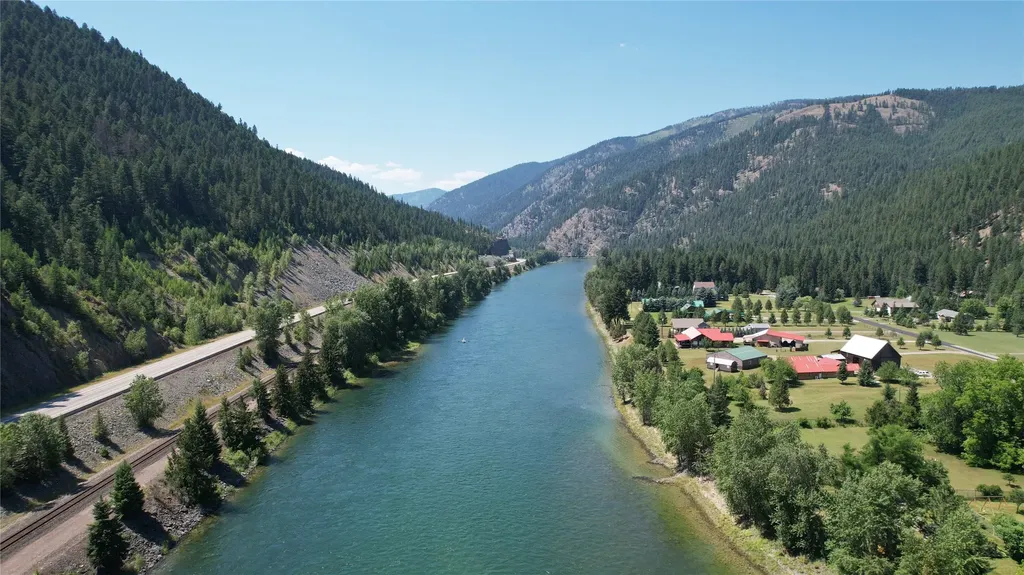 6065 Kootenai River Road Libby MT 59923