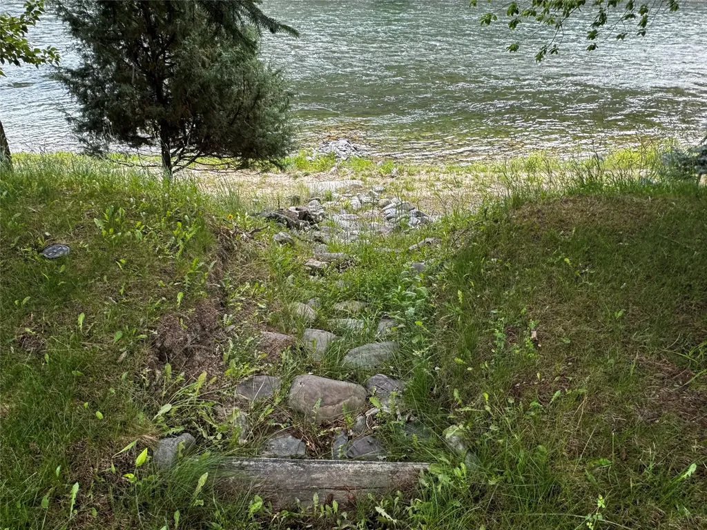 6065 Kootenai River Road Libby MT 59923