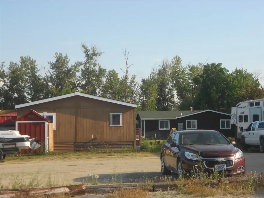 529/527 W River Road Hamilton MT 59840