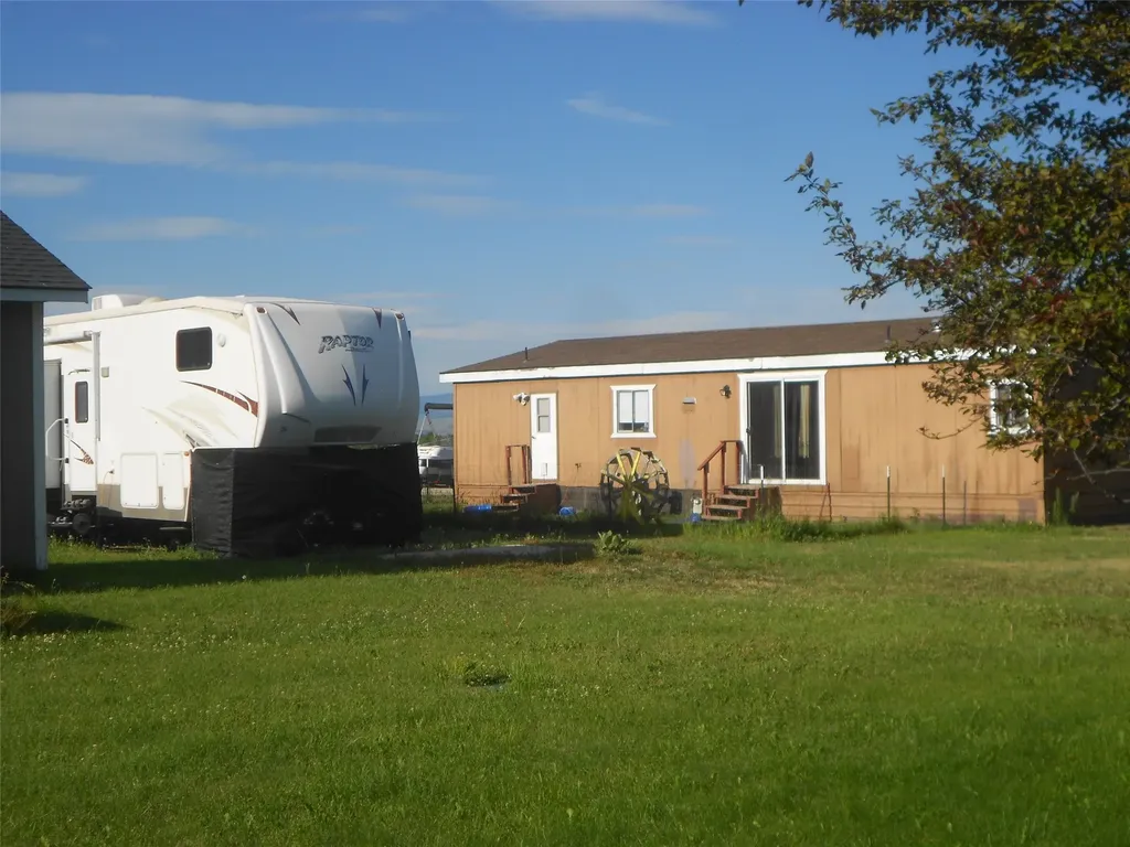 529/527 W River Road Hamilton MT 59840
