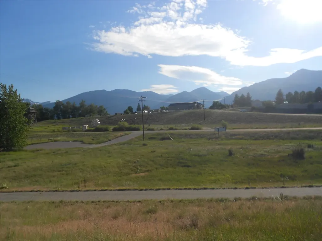 529/527 W River Road Hamilton MT 59840