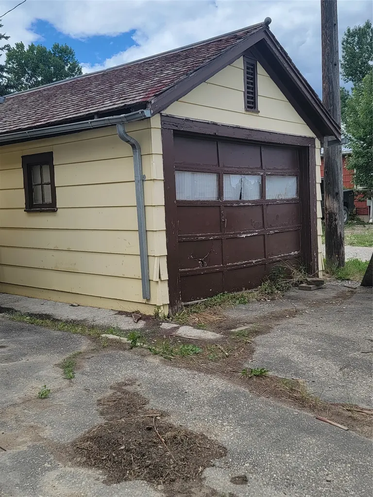302 S Wisconsin Street Conrad MT 59425