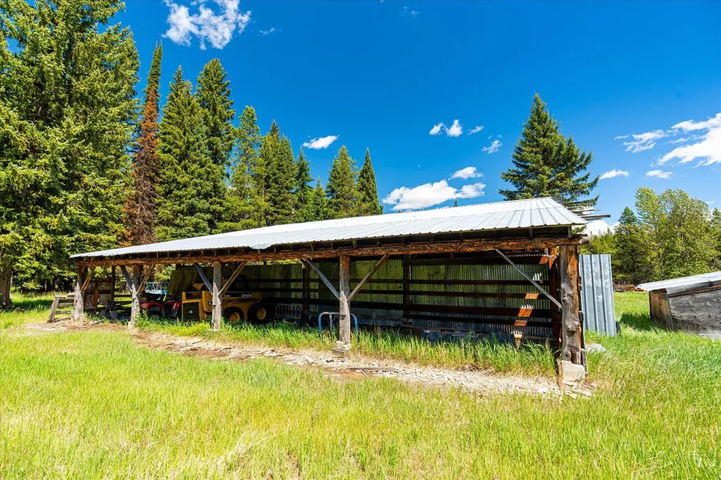 8500 North Fork Road Polebridge MT 59928