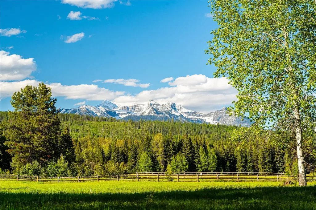 8500 North Fork Road Polebridge MT 59928