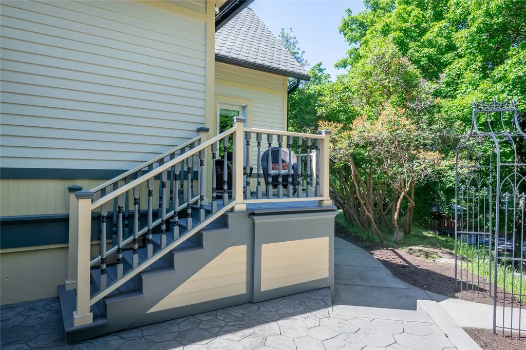2215 Raymond Avenue Missoula MT 59802