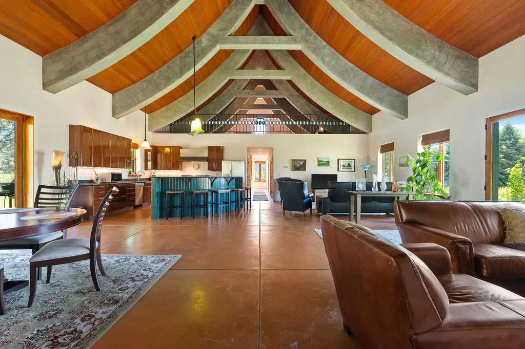 233 Coverdell Road Bigfork MT 59911