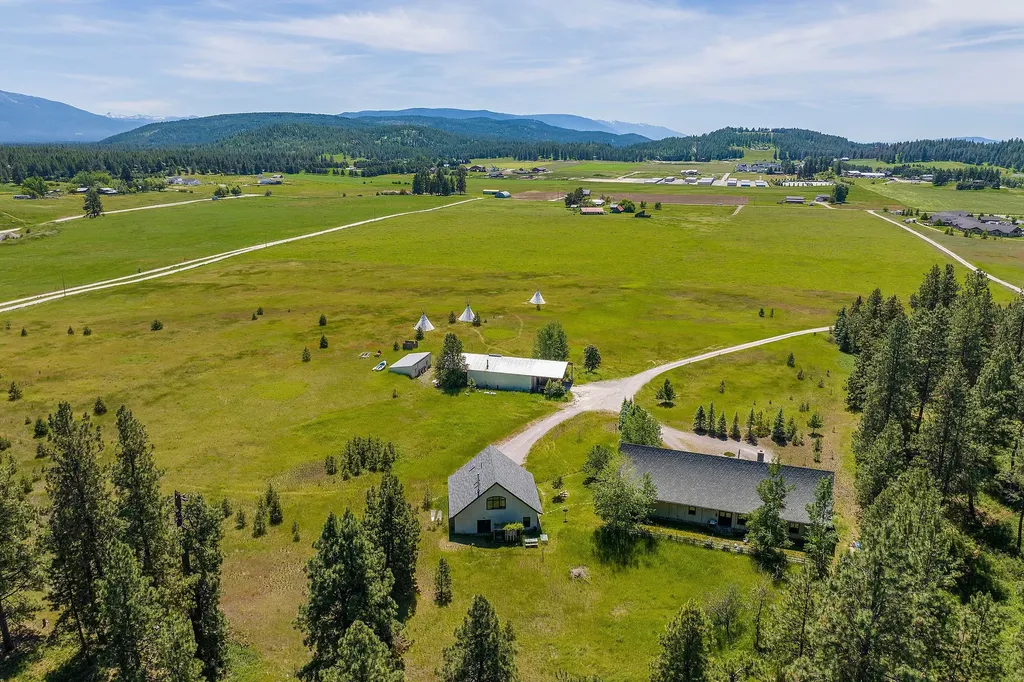 233 Coverdell Road Bigfork MT 59911