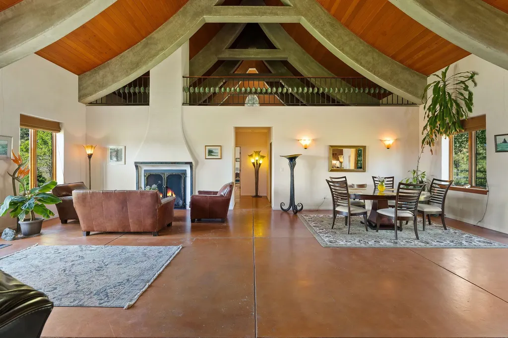 233 Coverdell Road Bigfork MT 59911