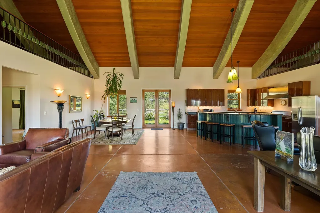 233 Coverdell Road Bigfork MT 59911