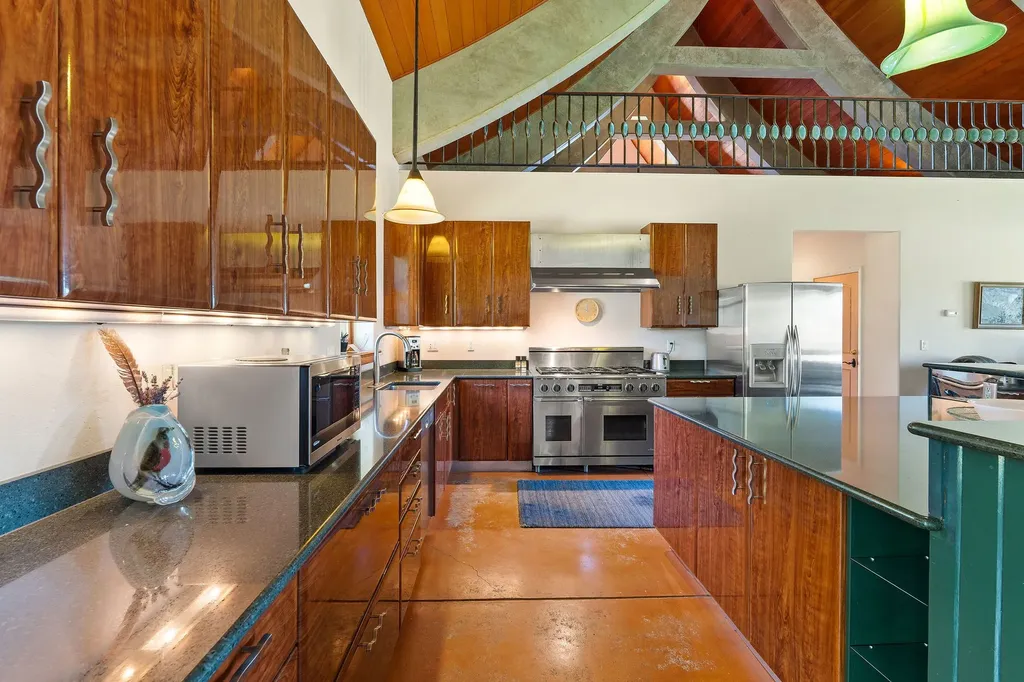 233 Coverdell Road Bigfork MT 59911