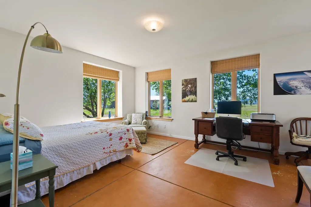 233 Coverdell Road Bigfork MT 59911
