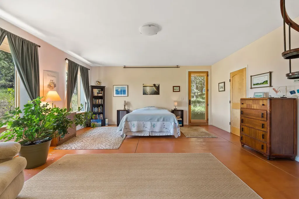 233 Coverdell Road Bigfork MT 59911