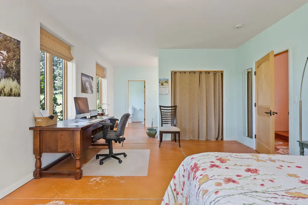233 Coverdell Road Bigfork MT 59911