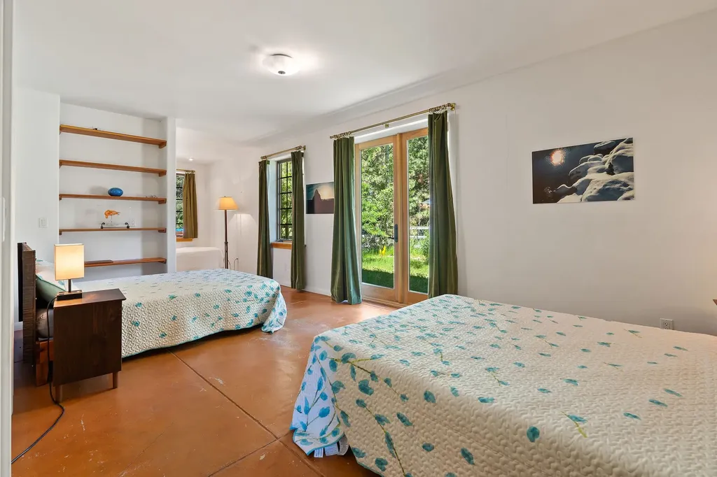 233 Coverdell Road Bigfork MT 59911