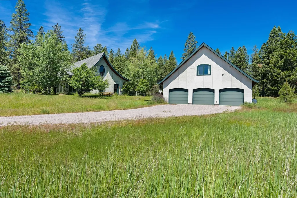 233 Coverdell Road Bigfork MT 59911
