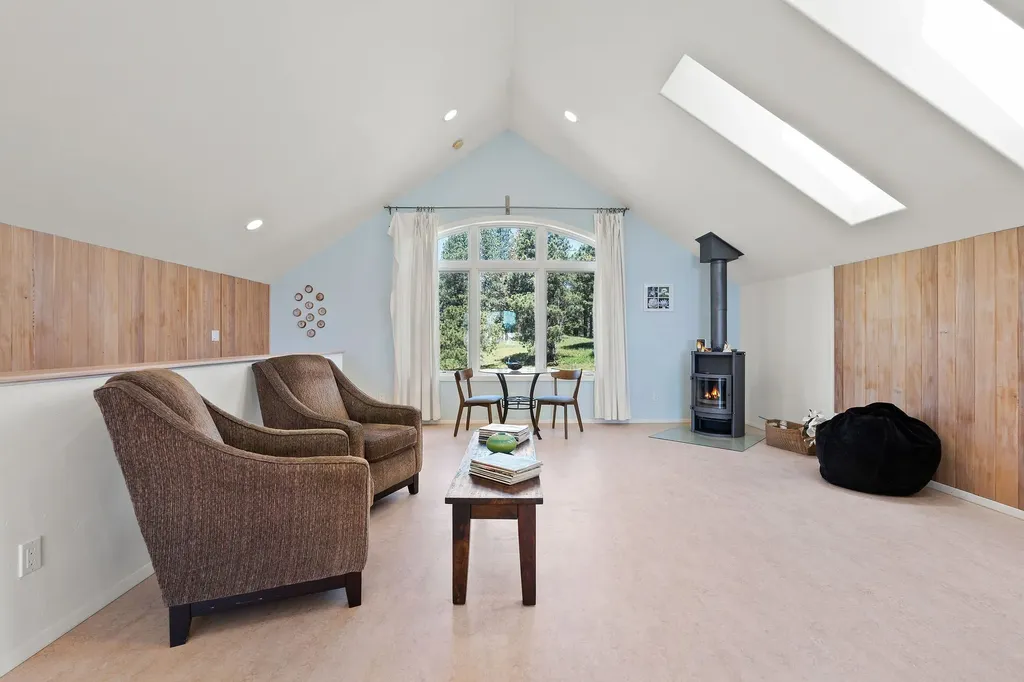 233 Coverdell Road Bigfork MT 59911