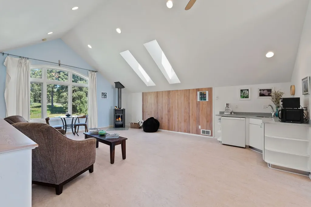 233 Coverdell Road Bigfork MT 59911