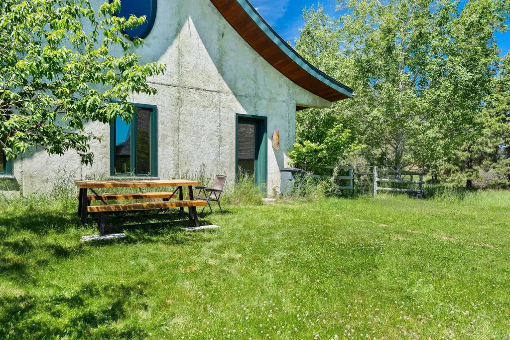 233 Coverdell Road Bigfork MT 59911