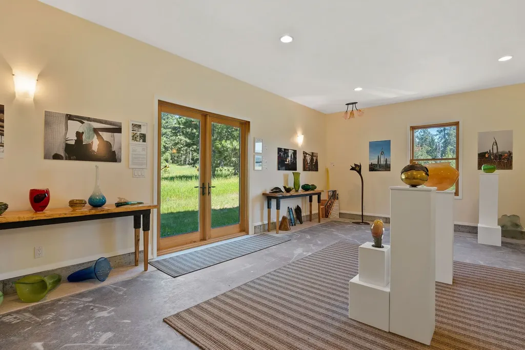 233 Coverdell Road Bigfork MT 59911