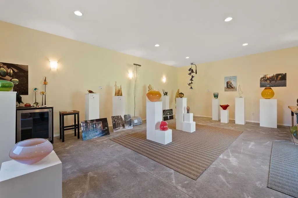 233 Coverdell Road Bigfork MT 59911
