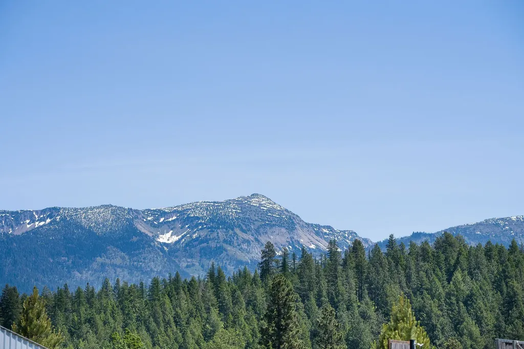 233 Coverdell Road Bigfork MT 59911