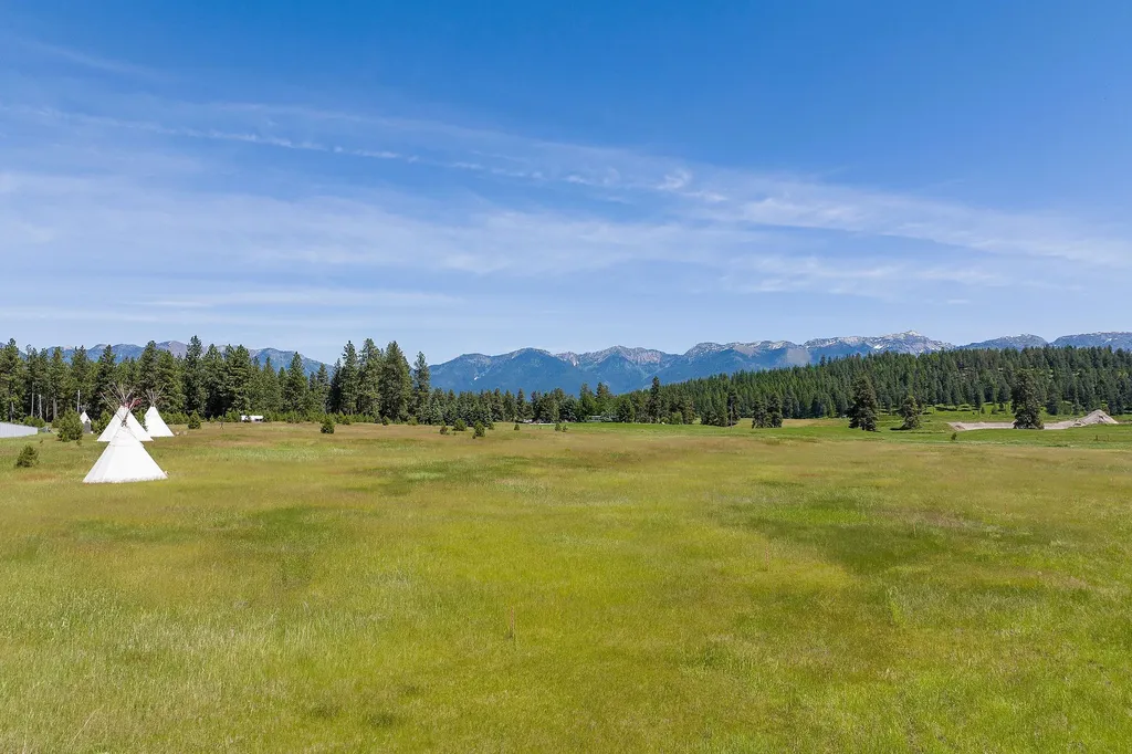 233 Coverdell Road Bigfork MT 59911