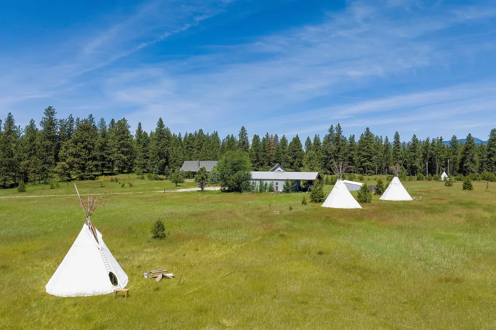 233 Coverdell Road Bigfork MT 59911