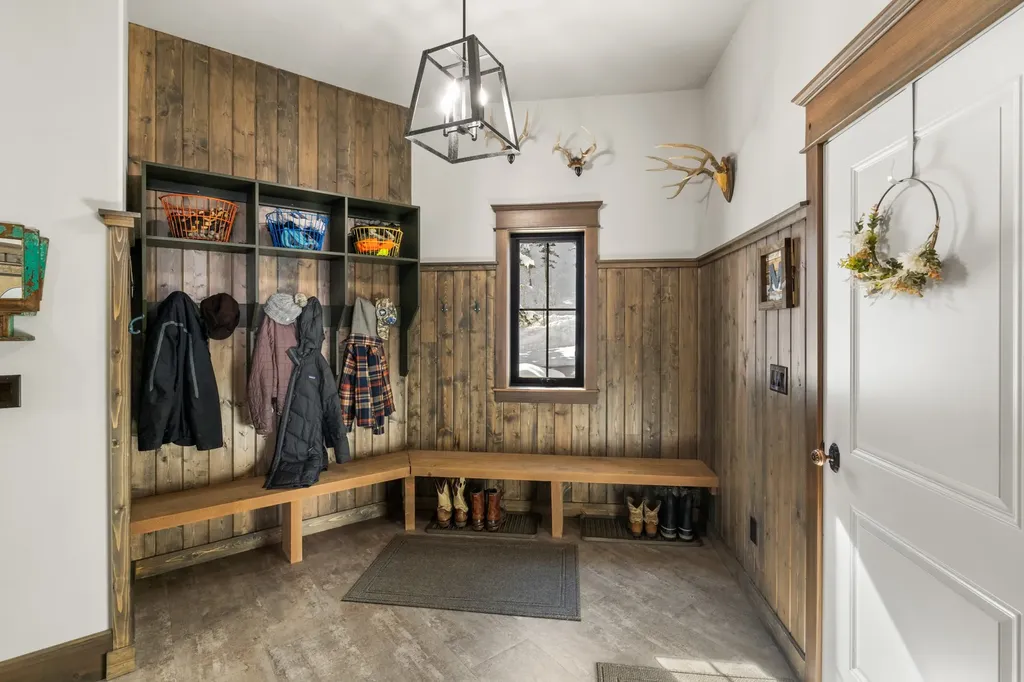 100 Big Indian Gulch Road Montana City MT 59634