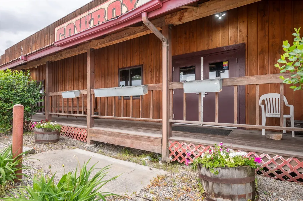 2359 Us Highway 93 N Victor MT 59875