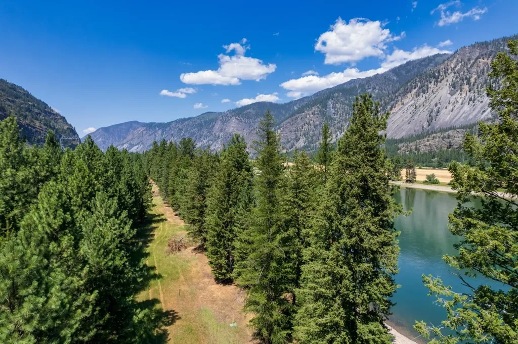 Nhn Tract 1-e River Road W Plains MT 59859