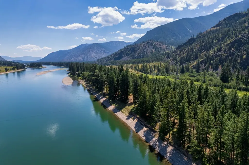 Nhn Tract 1-e River Road W Plains MT 59859