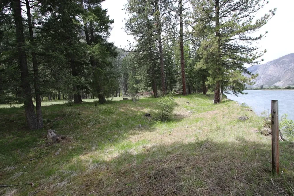Nhn Tract 1-d River Road W Plains MT 59859