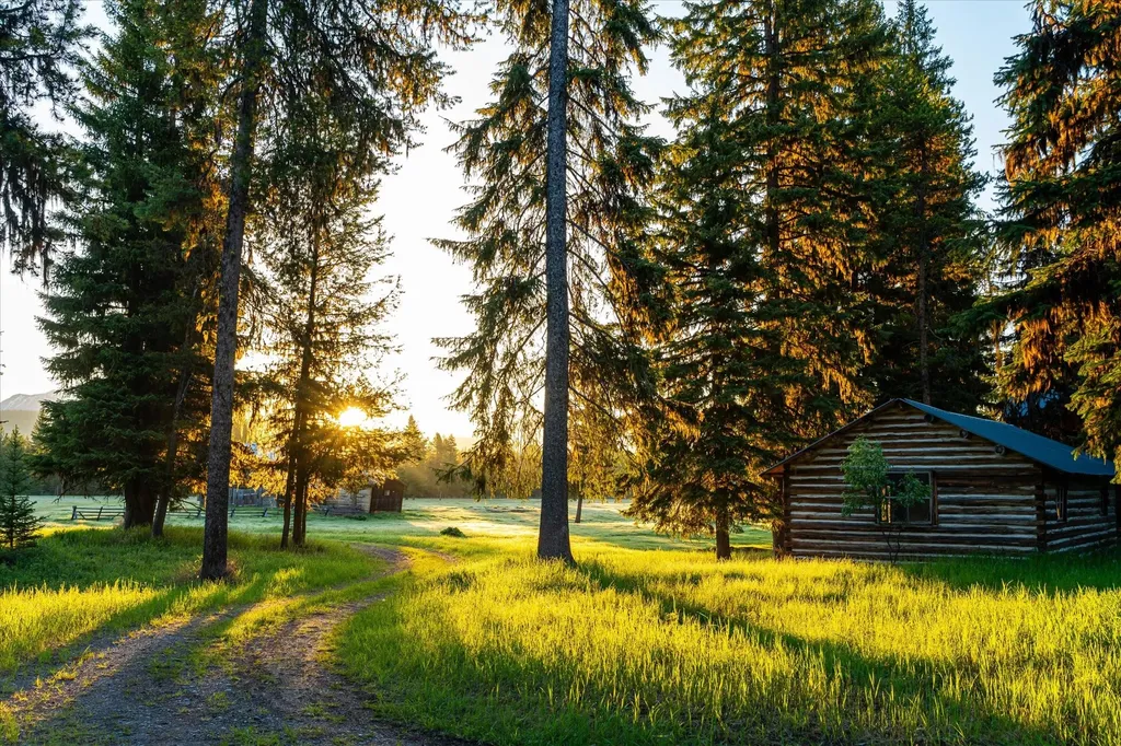 8500 North Fork Road Polebridge MT 59928