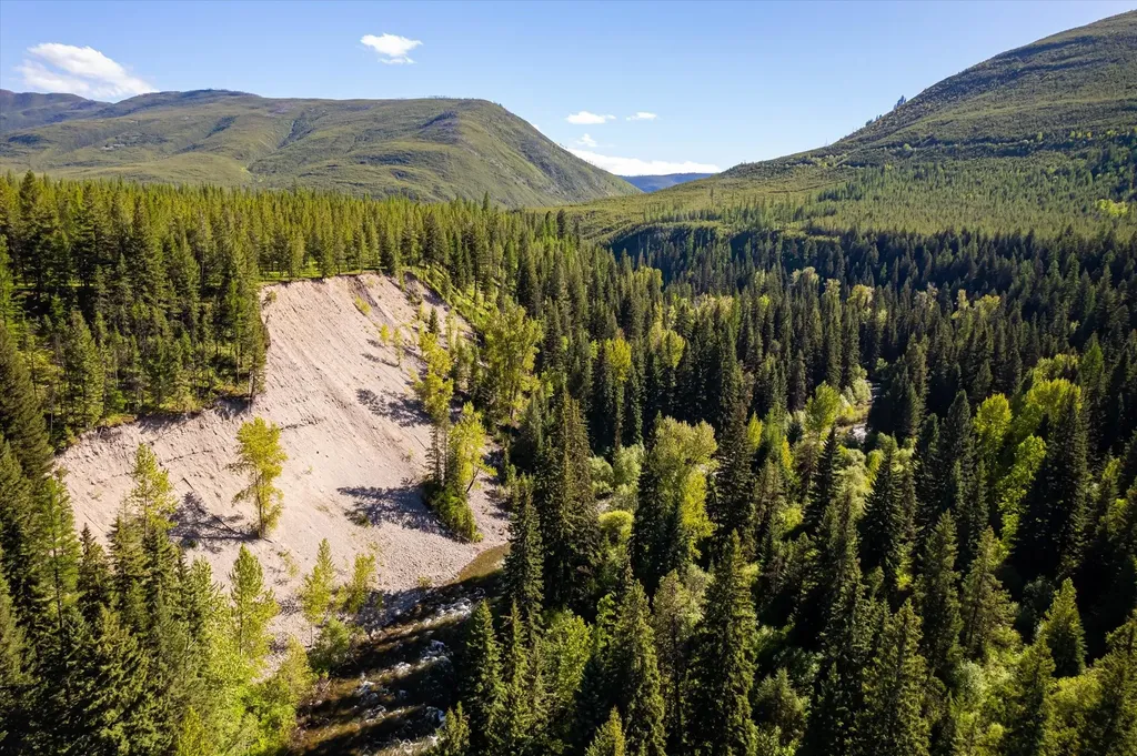 8500 North Fork Road Polebridge MT 59928