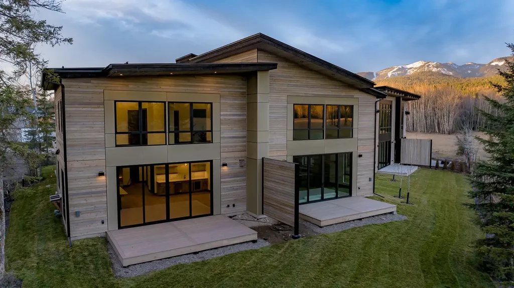 57 Crestwood Drive Whitefish MT 59937