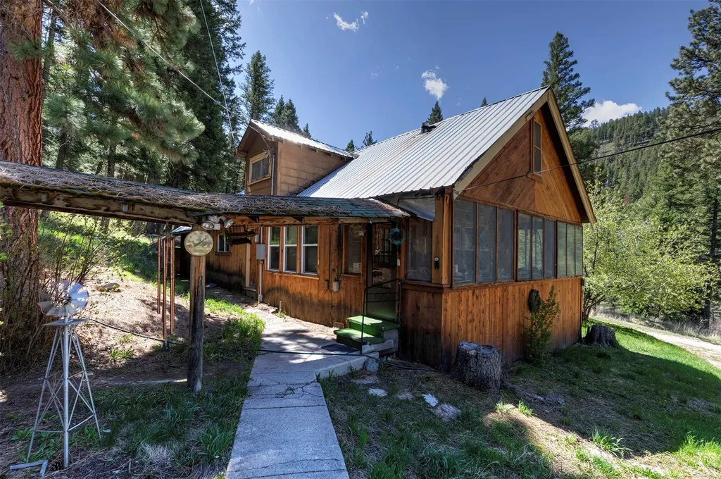 283 Lost Trail Hot Springs Road Sula MT 59871