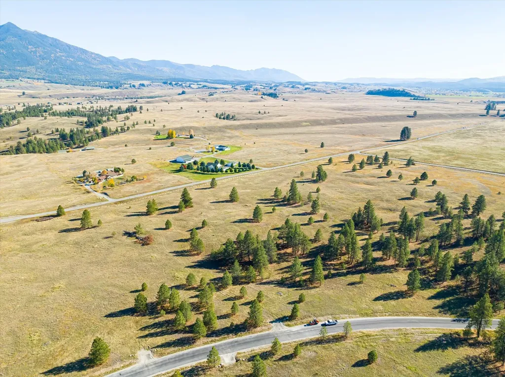 240 Paradise Loop Eureka MT 59917