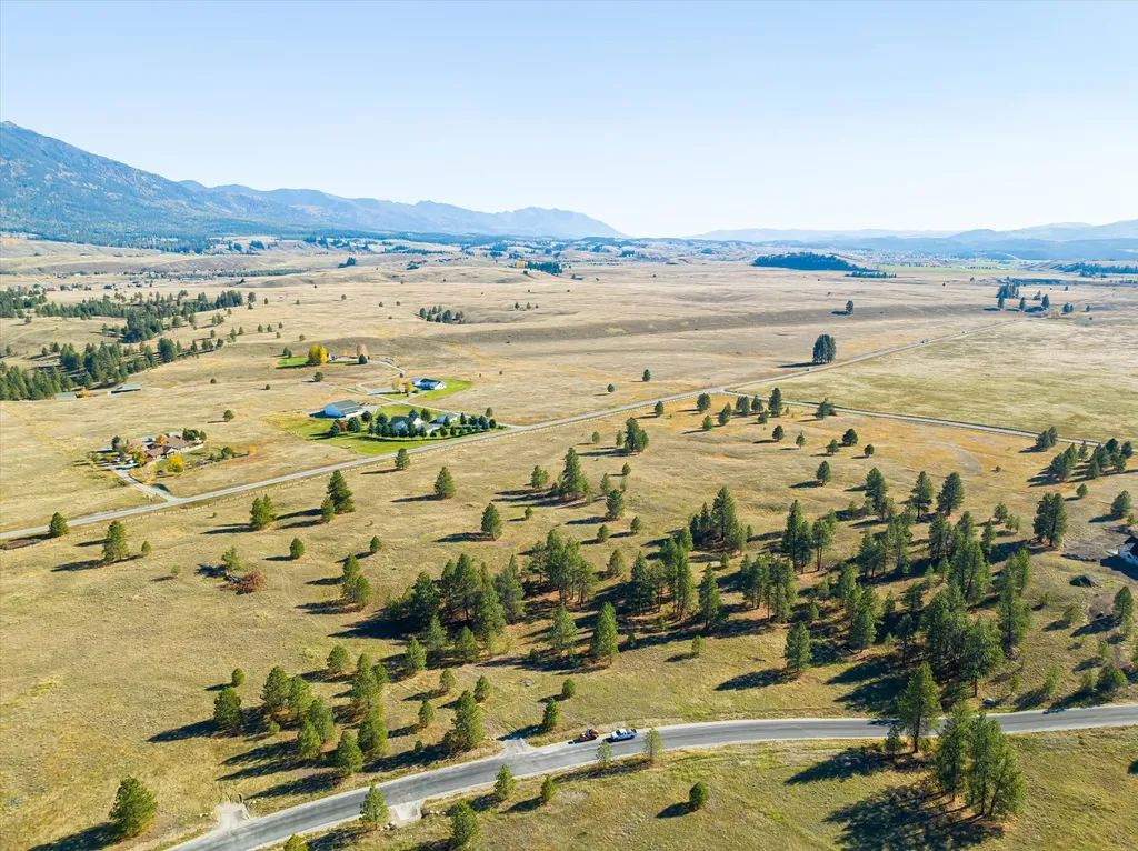 240 Paradise Loop Eureka MT 59917